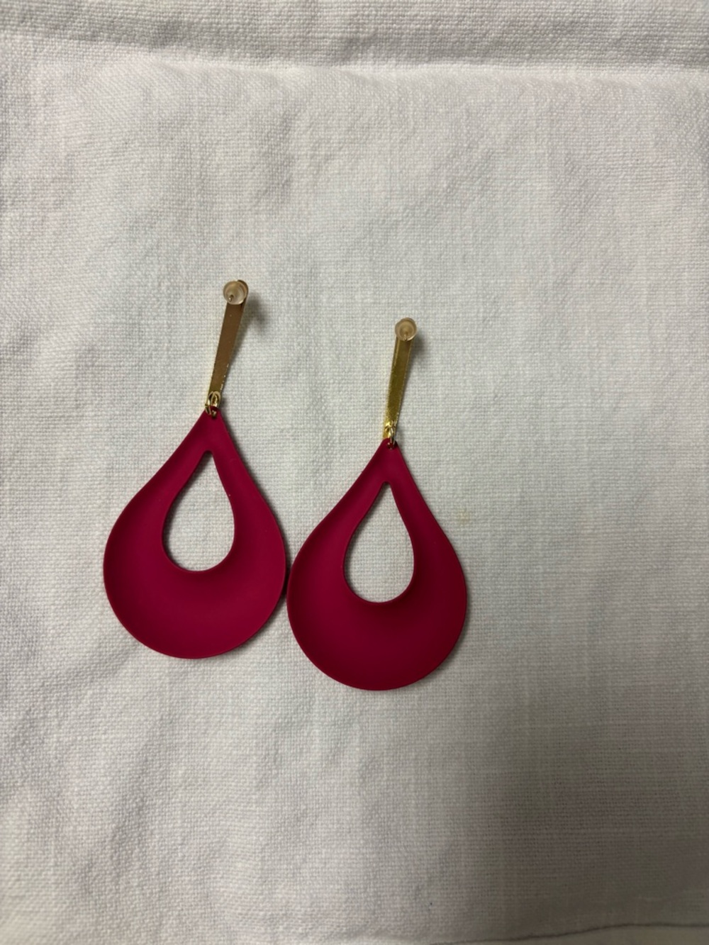 Magenta Teardrop Earrings - Elegant Women’s Jewelry - Picture 4 of 4